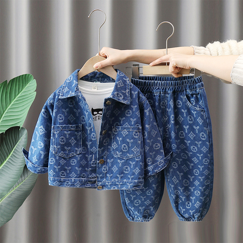 5984 Traje negro para niños 2024 Nuevo estilo de primavera y otoño para niños Ropa de mezclilla jacquard Traje de dos piezas de otoño fresco y atractivo