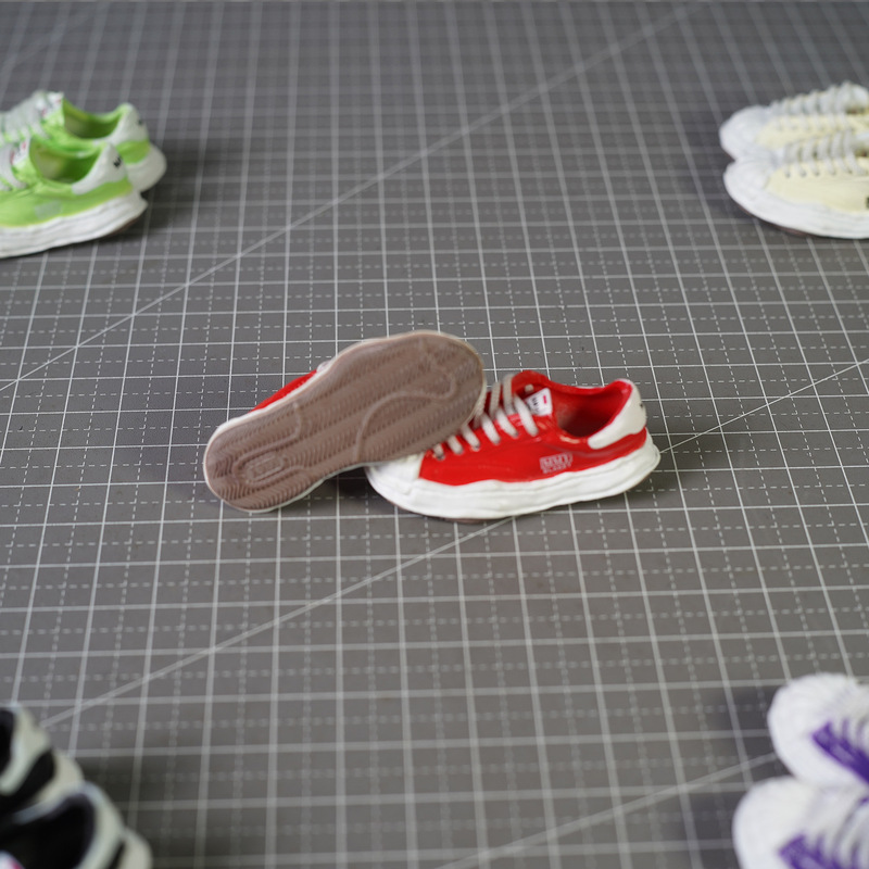 Miyake Mihara's "Melting Shoes" model for men and women, 3D DIY sneakers, decorative anime figure