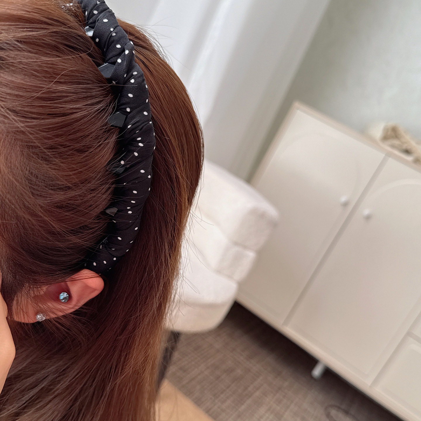 韓国風水玉模様の黒い高頭ヘッドバンド、歯付き、滑り止め、厚みのあるヘアプレスヘッドバンド、インターネットセレブの気質、多用途ヘッドバンド