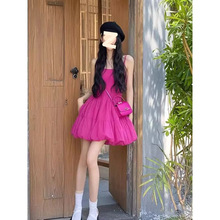 2025春季新款多巴胺绝美小裙miu里miu气穿搭玫红色收腰吊带连衣裙