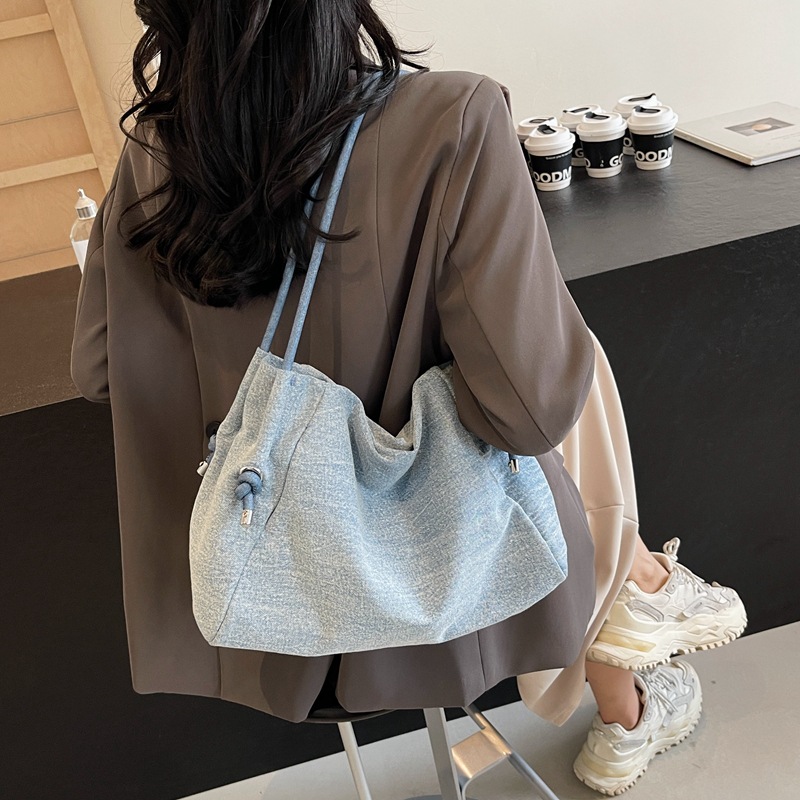 Bolsos de mezclilla para mujer 2024 nuevo estilo casual bolso de hombro de gran capacidad tendencia de moda clase viajero bolso de Tote para mujer