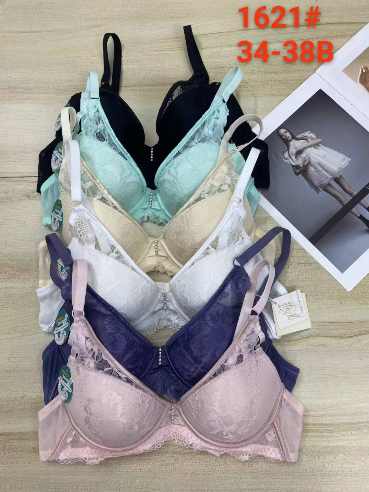 Nuevo comercio exterior europeo y americano ropa interior de dama confortable sujetador de encaje con anillo de acero fabricantes de sujetadores de esponja al por mayor