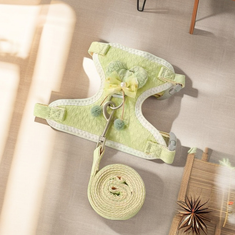 Nuevo lazo lindo, espalda en el pecho, correa para gatos y perros, chaleco ajustable, correa para el pecho para mascotas, correa para pasear al por mayor