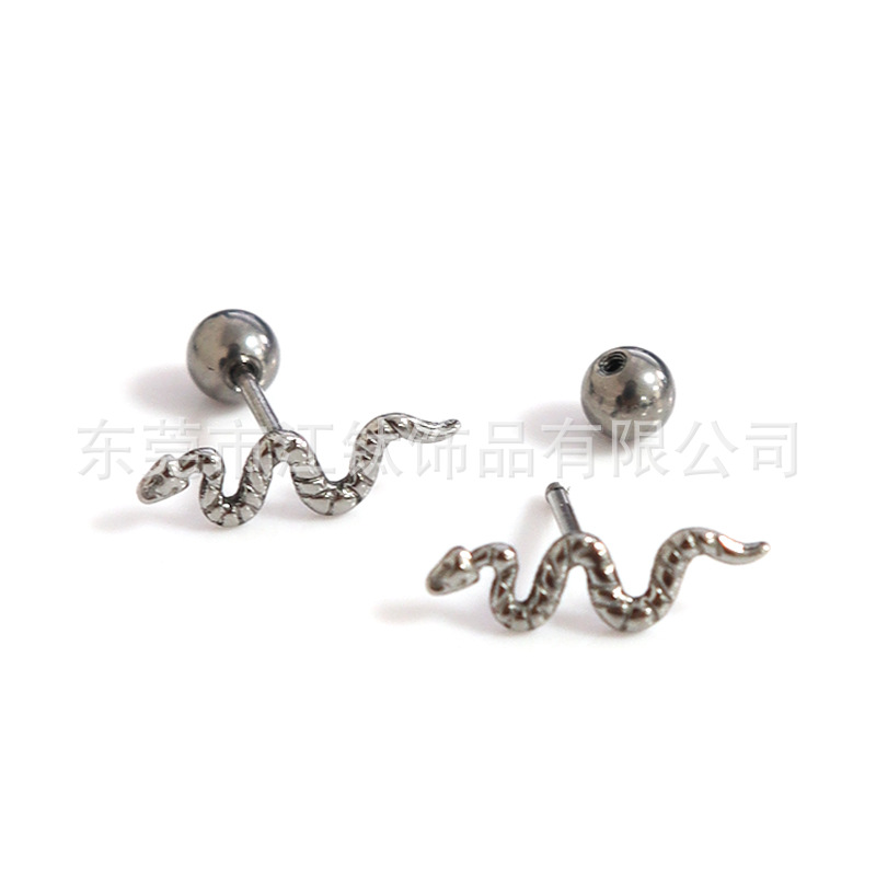 Pointed titanium steel lip stud product view