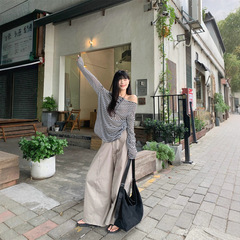 慵懒风撞色条纹露肩长袖T恤女夏季宽松百搭减龄别致休闲薄款上衣