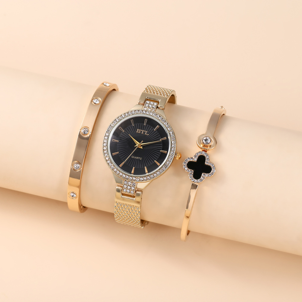 The New Watch Set is Creative, Exquisite, Personalized, and Simple with A Mesh Quartz Watch and Bracelet Set of 3pcs/set_voghion.com