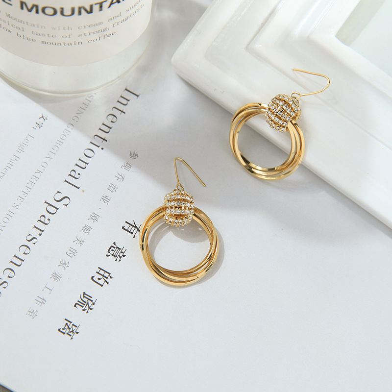 Simple Circle Crystal Copper Earrings Wholesale display picture 4