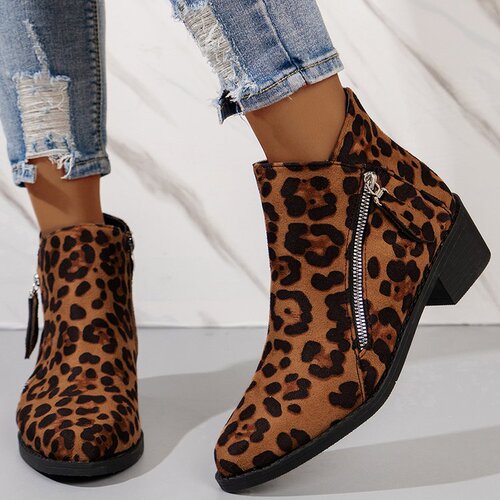Plus-size leopard-print Chelsea boots for women, featuring a side zipper—perfect for autumn and winter in European and American styles.