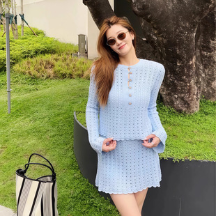 2025 New Summer Style French Design Niche Fashion Sexy Slimming Look Cut Out Knitwear Skirt Suit