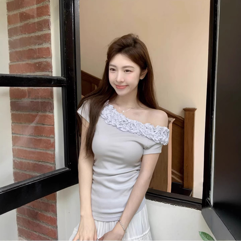 Unique Designer Style One-Shoulder Short-Sleeve T-Shirt for Women, 2026 Summer New Model with Three-Dimensional Layered Lace, Pure and Sexy Top