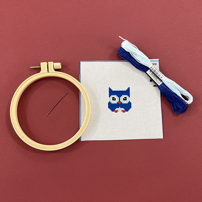 Nuevo bordado DIY traje hecho a mano básico de punto de cruz transfronteriza Inglés paquete de material de dibujos animados de animales de vacaciones colgando pintura