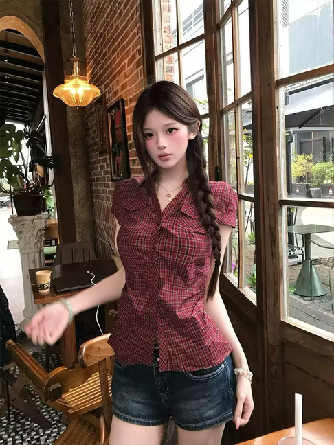 Retro red summer shirt