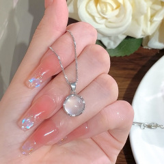 女性のためのライト高級キャッツアイストーンネックレス 2025 夏の新しいジュエリー女性のためのハイエンドの気質ネックレスシンプルな鎖骨チェーン