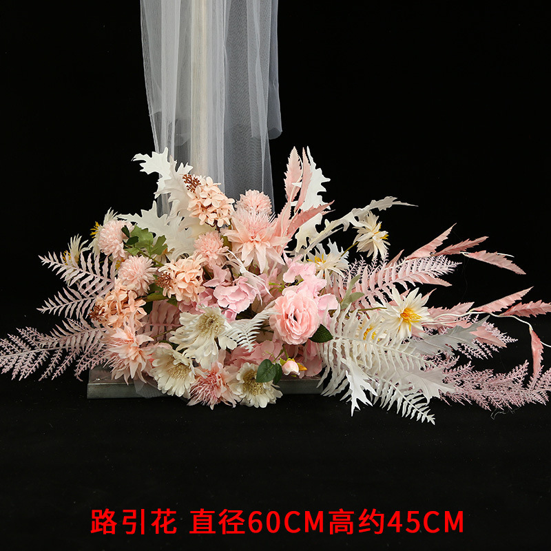 結婚式の道具の青い結婚式のシミュレーションの花の列の花の三角の花の列は造花の舞台の装飾の大きい赤色を配置します。|undefined