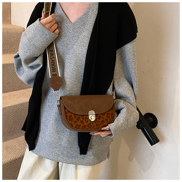 Niche Premium Feeling Crossbody Leopard Satteltasche Damen Neue Retro Mode Schultertasche_voghion.com
