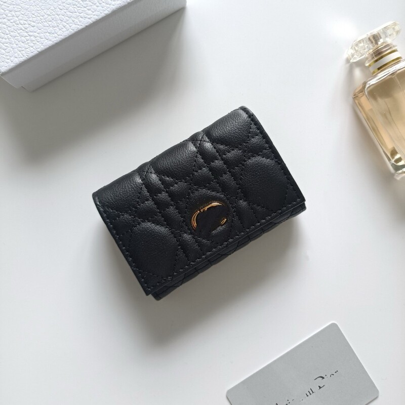 New D-brand genuine leather coin purse and card holder with multiple card slots, meticulously crafted with a cane pattern and zipper, small wallet