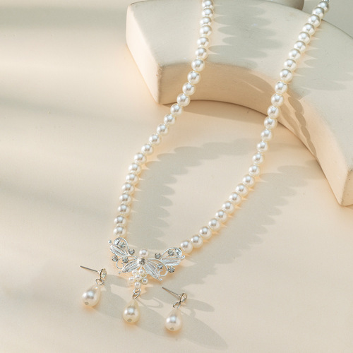 Japanese and Korean ins retro glass pearl clavicle chain casual temperament simple diamond pendant necklace women's choker necklace