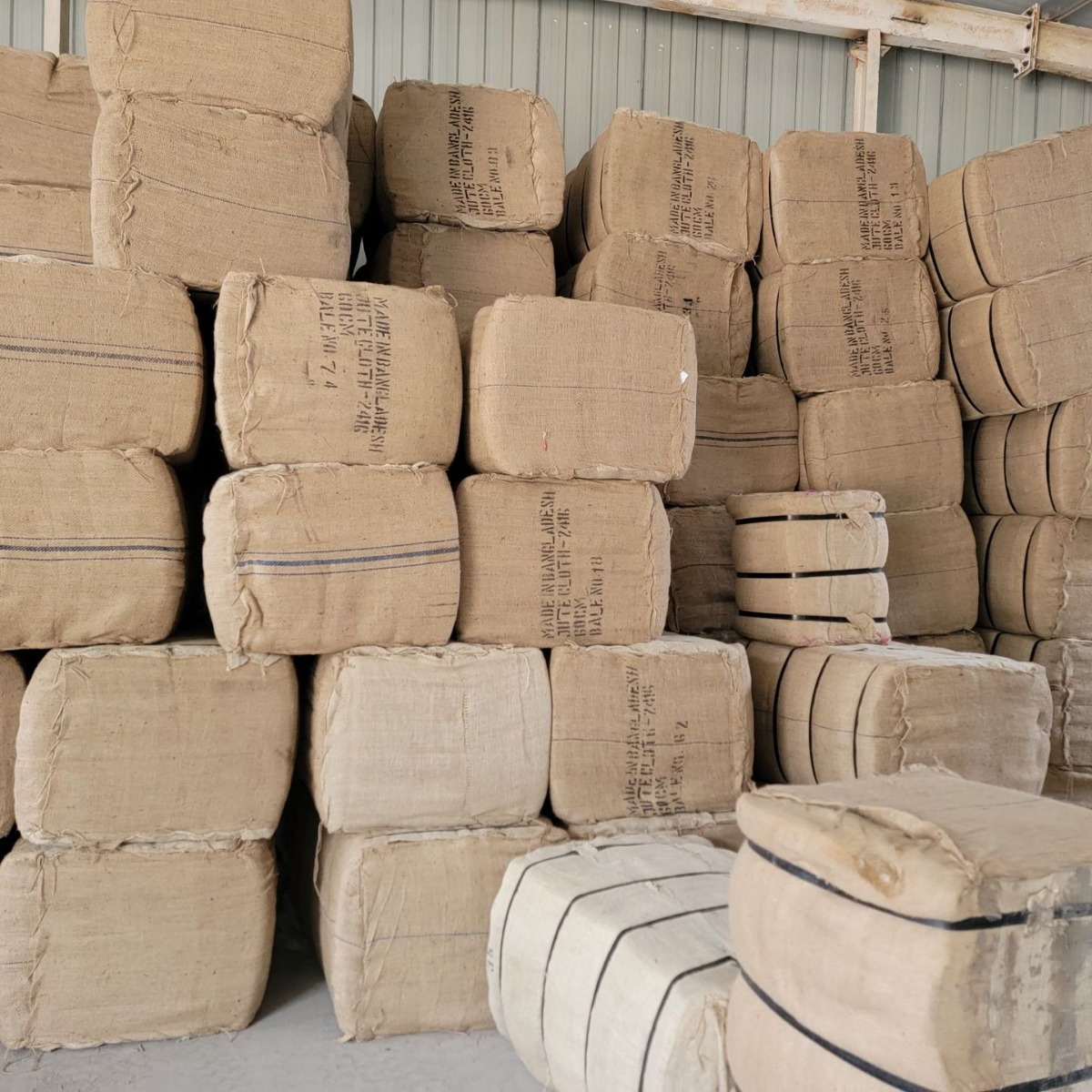 Fabricante suministro directo de sacos de control de inundaciones noventa por ciento nuevas sacas de lino de hardware de granos de arena pavimentadora de sacos de yute