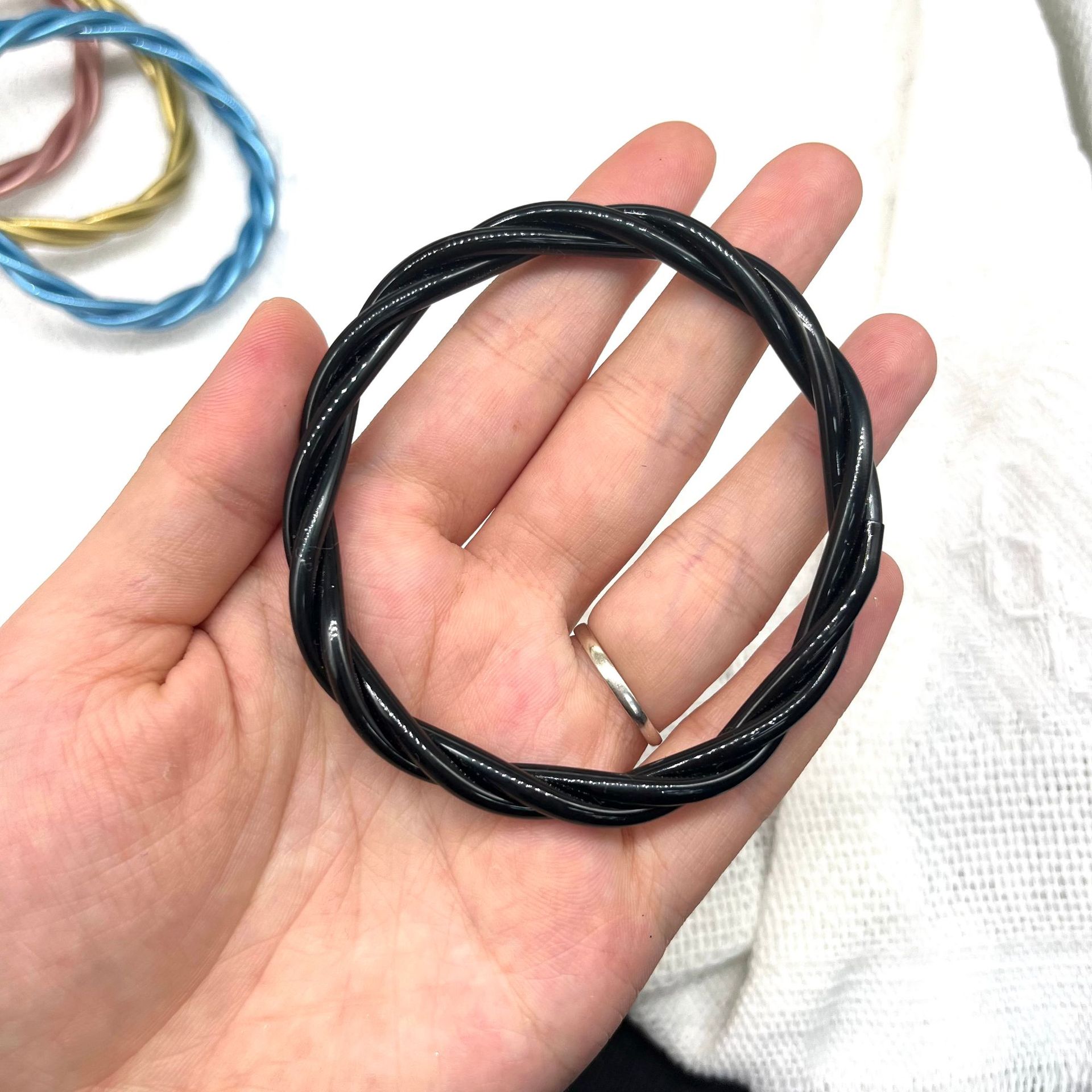 Ethnic Style Solid Color Twist Silica Gel Unisex Bangle 1 Piece