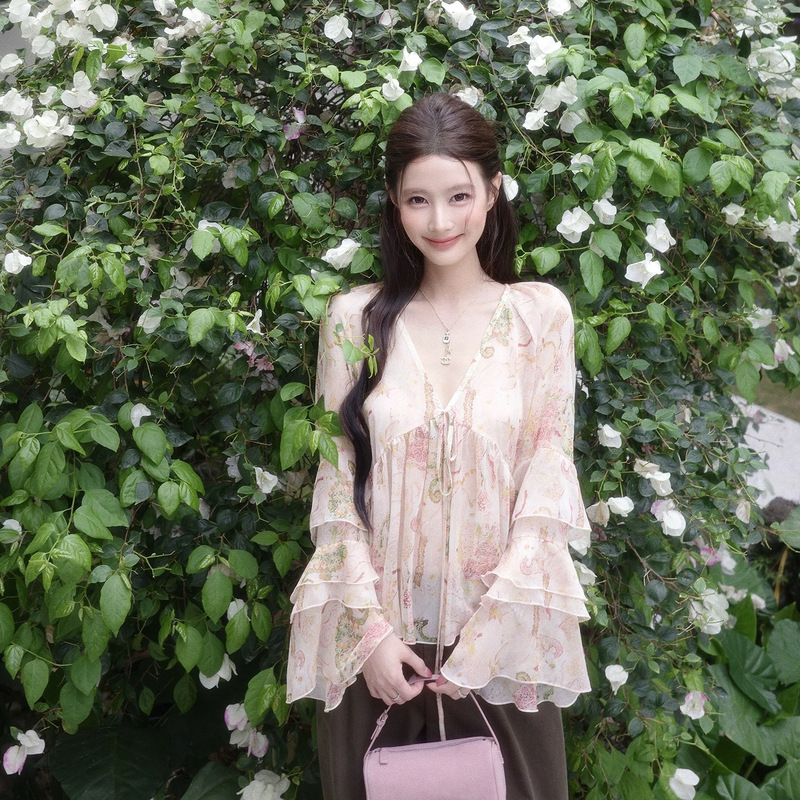 Xie Bu Rou Multi-Layered Ruffled Bell-Sleeve Floral Shirt for Women, Summer Vintage Gentle Breathable Lightweight Top