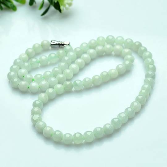 Factory wholesale quartz jade jade necklace jade beads jade light green sun green men's and women's jewelry