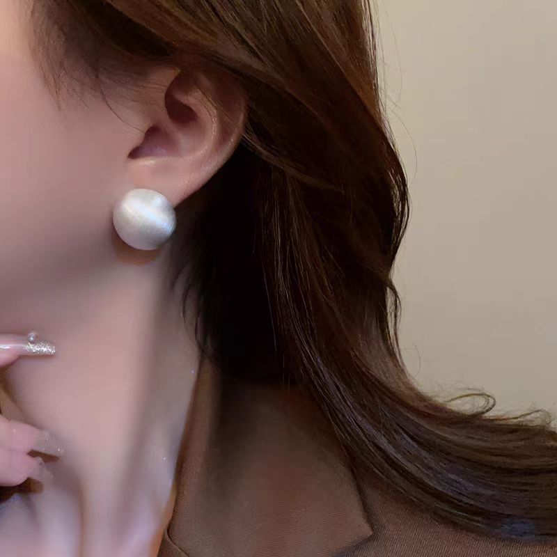 Esmerilado cepillado oro frijol pendientes para las mujeres Corea del Sur todo-fósforo pendientes 2023 nueva moda de alto grado pendientes de la joyería del oído image 7