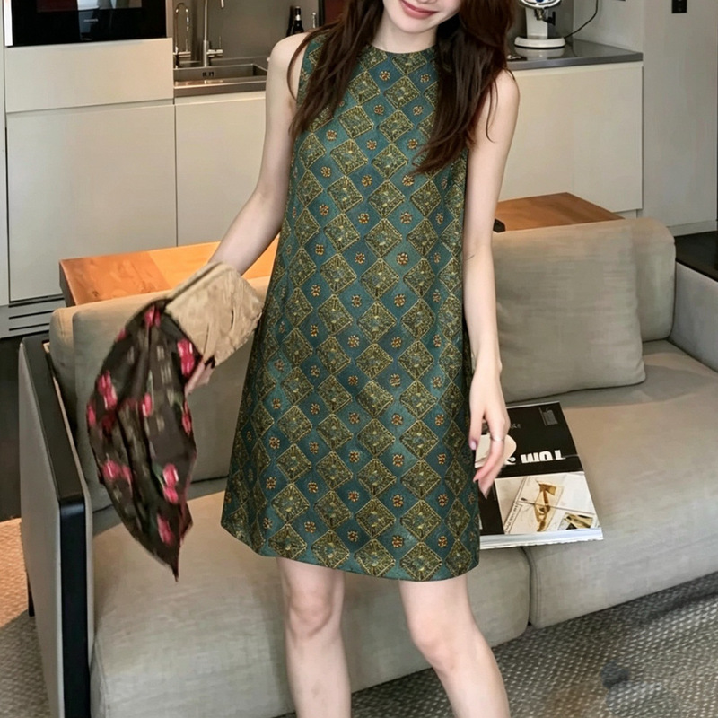 Emerald green vintage background with ancient-style diamond pattern, fragrant cloud silk round-neck new Chinese-style summer sleeveless rayon dress