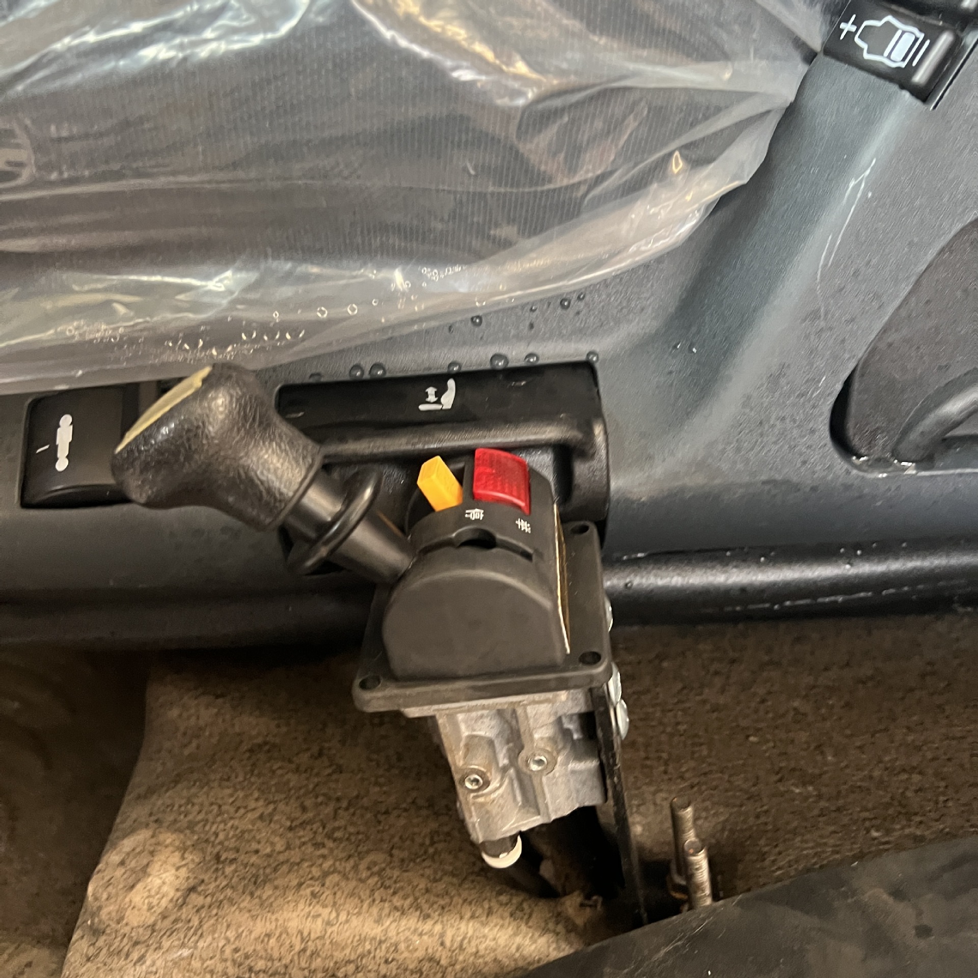 Supply of refurbished Sinotruk HOWO rear eight-wheel dump heavy-duty trucks and rear-tipping soil transport vehicles for Africa and Central Asia