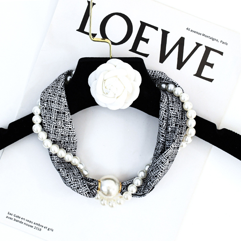 Nueva versión coreana de nicho de alto nivel de perlas hebilla de succión collar de perlas bufandas de seda versátil bufandas de seda