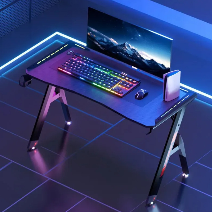 Customized Rgb Lighting Gaming Desk with Headphone Hook and Cup Holder, Home Gaming Competition Desk, Streamer Live Broadcast Computer Desk