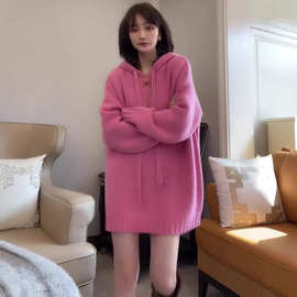 欧洲站粉色针织连帽中长款毛衣女2026秋季新款宽松慵懒套头上衣潮