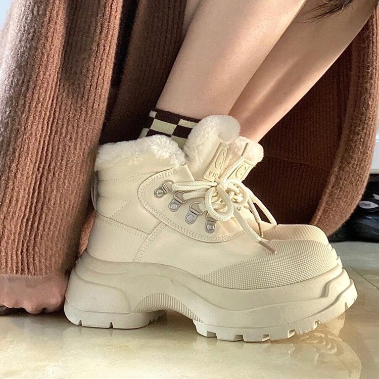 Botas de nieve de suela gruesa para mujer 2023 nuevas botas Martin cálidas forradas de lana de invierno Botas pequeñas para mujer antideslizantes impermeables zapatos acolchados de algodón