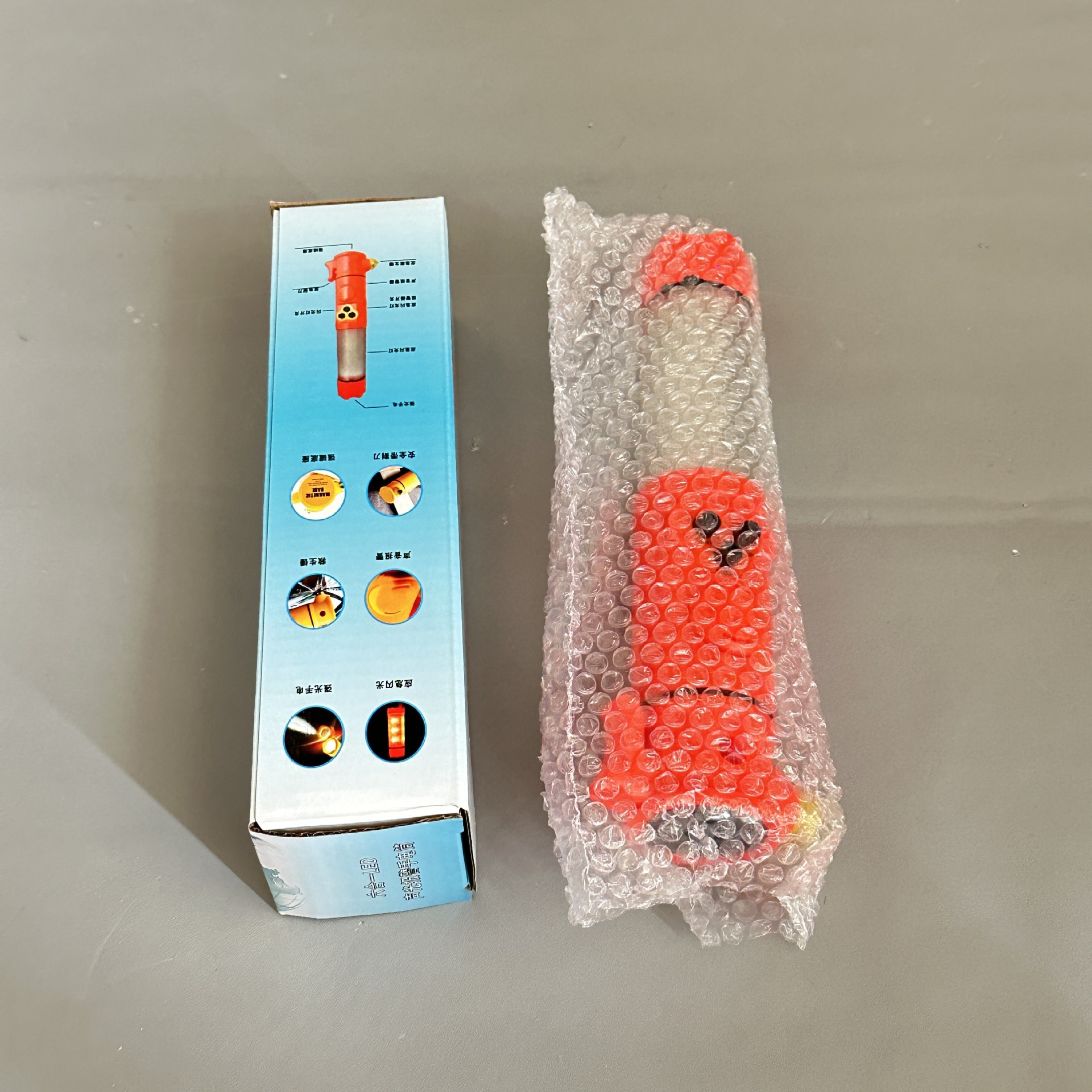 Car safety hammer six-in-one multifunctional high-brightness flashlight for breaking windows, in-car emergency escape rescue self-help tool