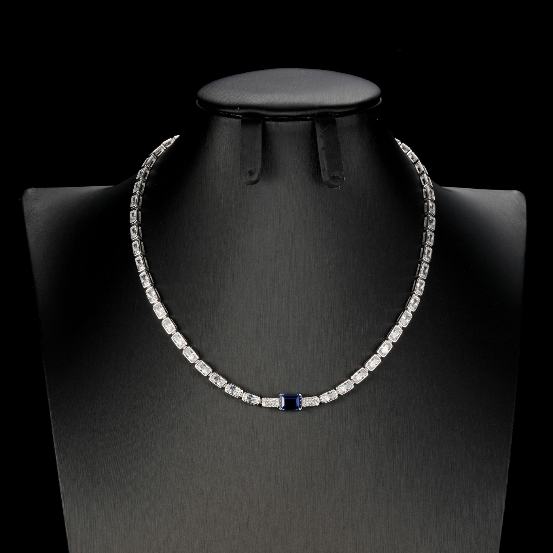 Diseño transfronterizo dedicado a la industria pesada para cultivar el collar de esmeraldas S925 plata con incrustaciones de diamantes cuadrados cadena de clavícula del tesoro estilo europeo y americano