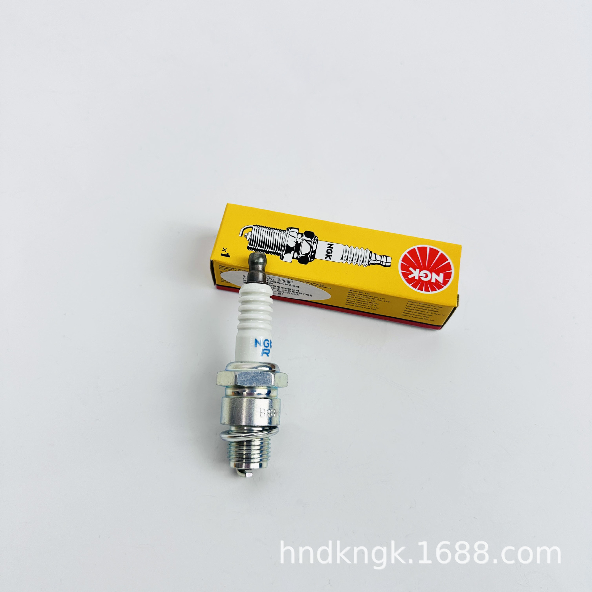 Ngk【7204】Spark Plug Br8Hs-10 Suitable for Two-Stroke Outboard Motors for Suzuki, Tohatsu, Yamaha