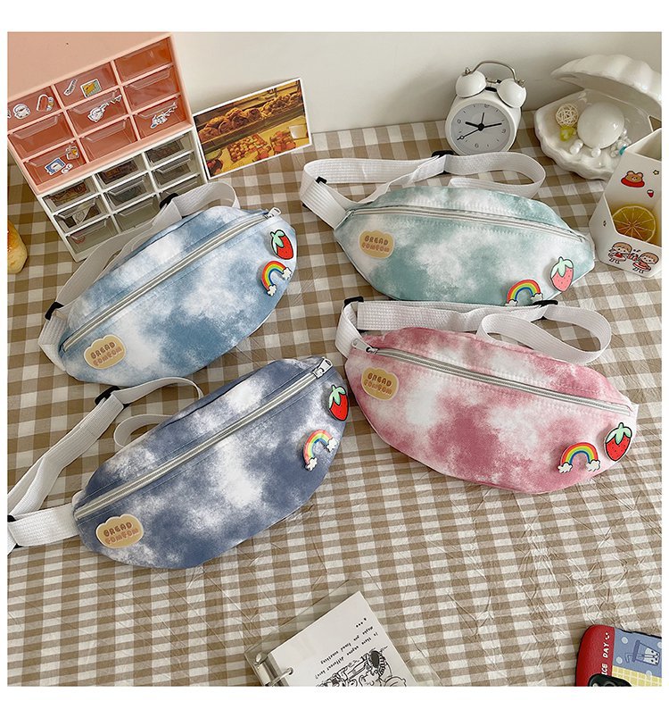 The 2024 new style of Japanese Harajuku trendy single-shoulder bag, a unique tie-dyed girl's chest bag, is fashionable and versatile. It's a single-shoulder crossbody bag Specification drawing