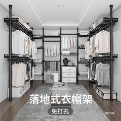伸縮可能なハンガーは床に置いて干します。家庭用ハンガーはベランダの天井に立っています。