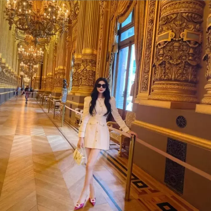 过年战袍女装2025新款冬季小香风别致独特裙子法式富家千金连衣裙
