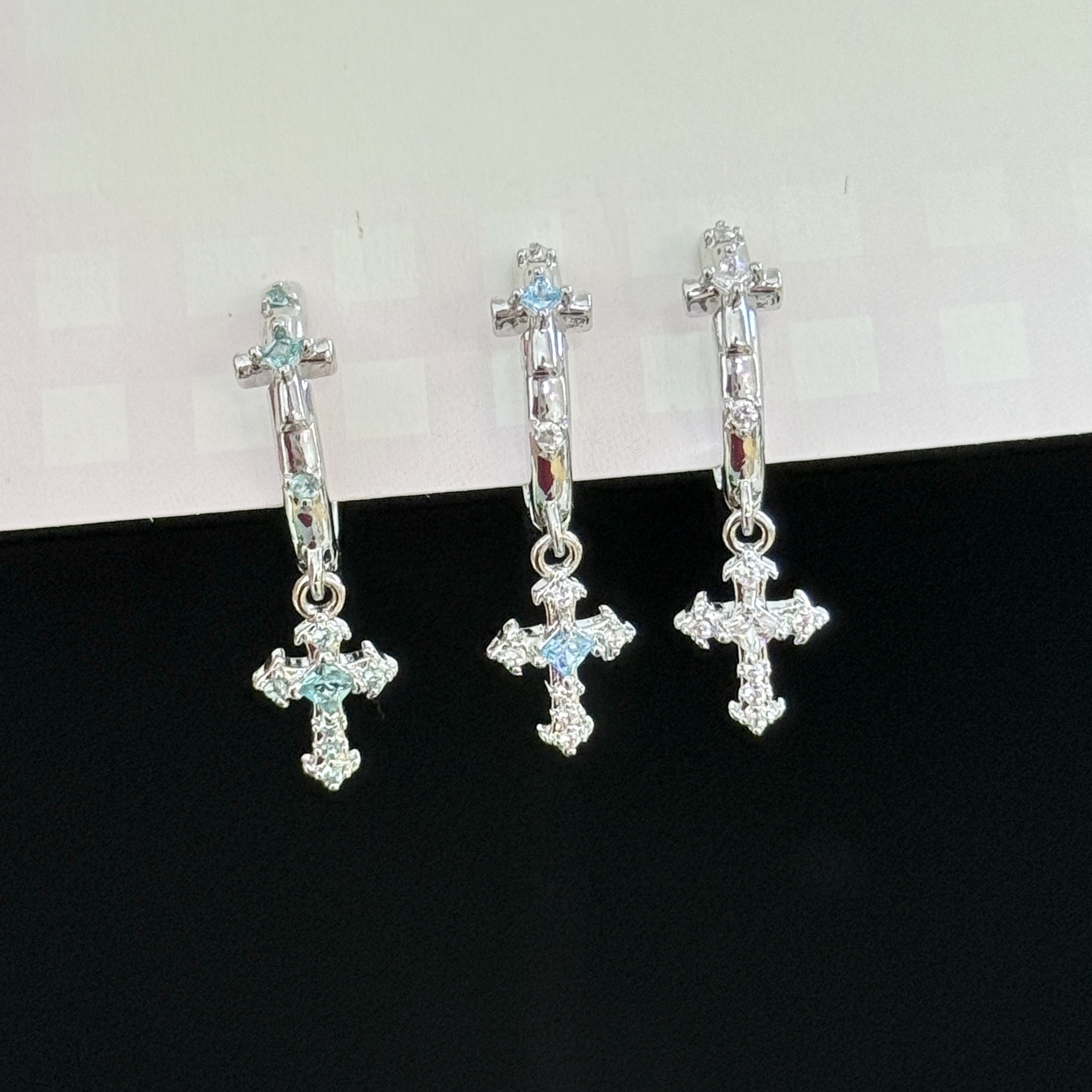 Personalized Design with a High-End Feel, Double Cross-Shaped Trendy and Cool Unisex Ear Piercing Hoop Earrings for Couples