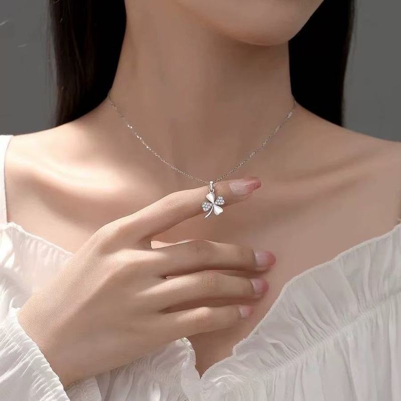 999 スターリングシルバー四つ葉のクローバーネックレス女性のためのクールなスタイルのクローバー鎖骨チェーンハイエンドクールなインターネットセレブアクセサリー|undefined