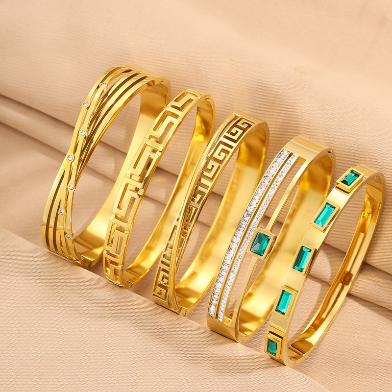 Foreign Trade Cross-Border Titanium Steel Non-Fading Bracelet for Women, Light Luxury Personalized Design Gold Bracelet, Fashionable Trendy Ding-Dong Bracelet Foreign Trade Cross-Border Titanium Steel Non-Fading Bracelet for Women, Light Luxury Personalized Design Gold Bracelet, Fashionable Trendy Ding-Dong Bracelet