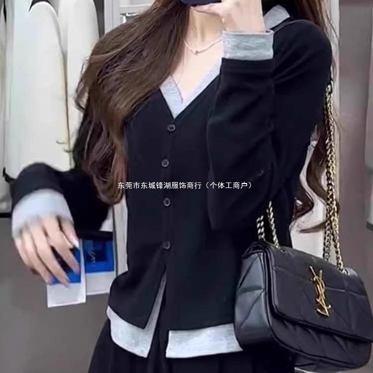 美式辣妹设计感假两件领上衣女秋季小众纯欲修身显瘦撞色打底衫|undefined
