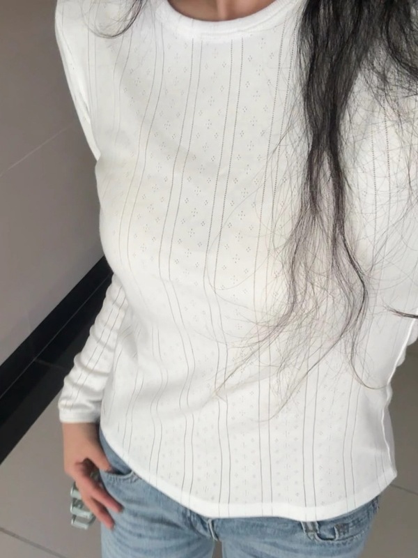 韩系减龄别致提花圆领打底上衣女春秋新款镂空设计感内搭长袖T恤|undefined