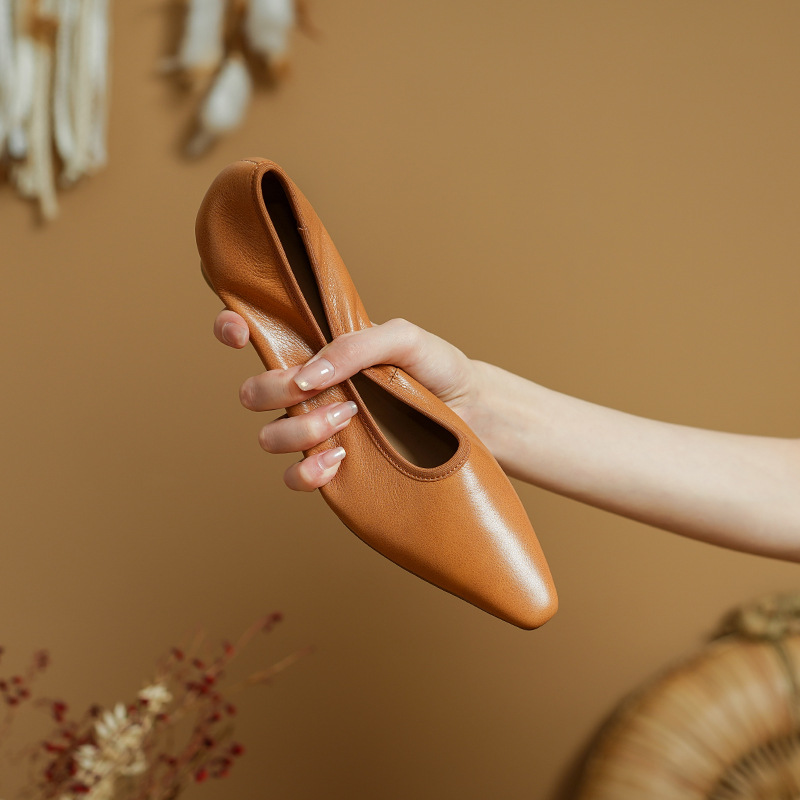 Giày cao gót nữ mũi nhọn miệng nông da bò mềm gót vuông 3,5 cm — Màu cà tím