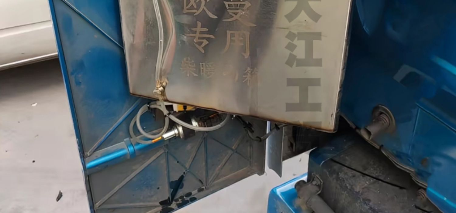 Chai warm stainless steel auxiliary oil tank daquan heating 60 litres jiefang han v delong truck diesel independent modification