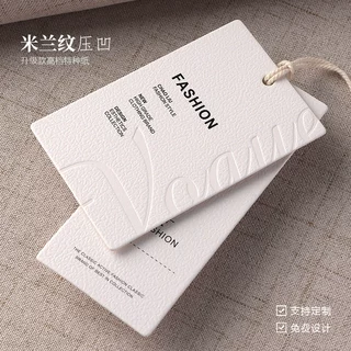 服装吊牌定制logo女装压凹挂牌订做设计通用高档合格证商标小卡片