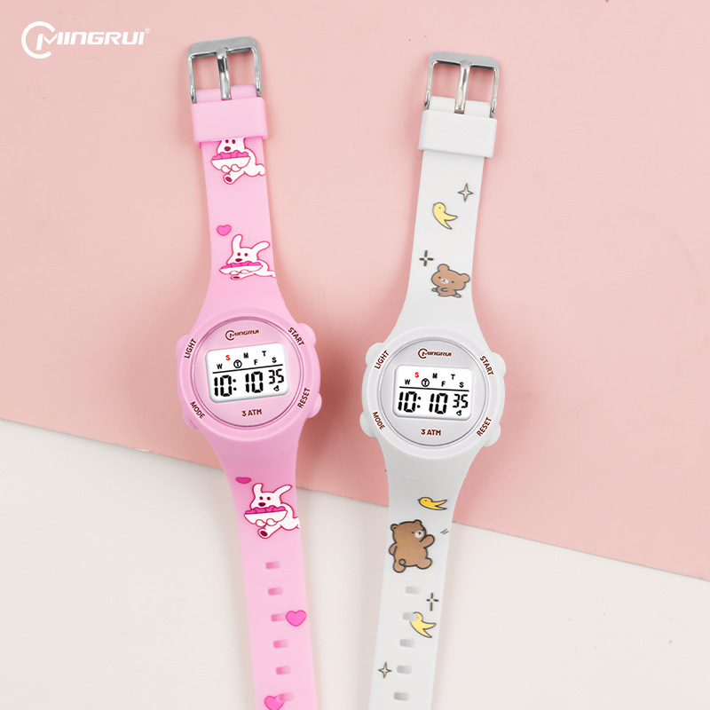 2025新款手表印花学生女电子表运动防水闹钟男可爱卡通儿童腕表
