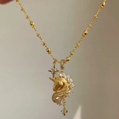 Xiaohongshuの人気ニッチライトラグジュアリーハイエンドセンス夢を馬にユニコーンスタイルの女性用ブラッシュドダイヤモンドネックレス