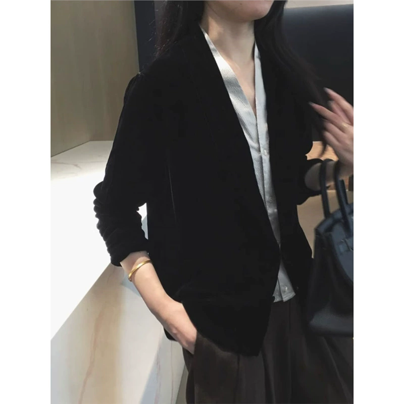 2948 Французский черно-белый контактный бархатный пиджак женский осенний новый свободный тонкая рубашка сшивание поддельные две части V-образный вырез