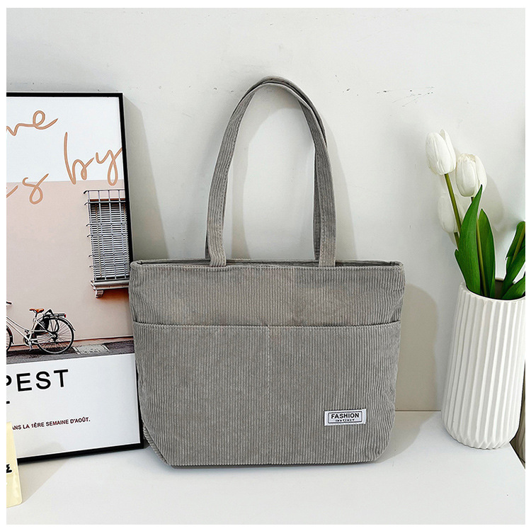 The fashionable and retro bucket bag for women, the new large-capacity versatile crossbody bag for women, and the trendy and elegant tote bag for women are selling well undefined